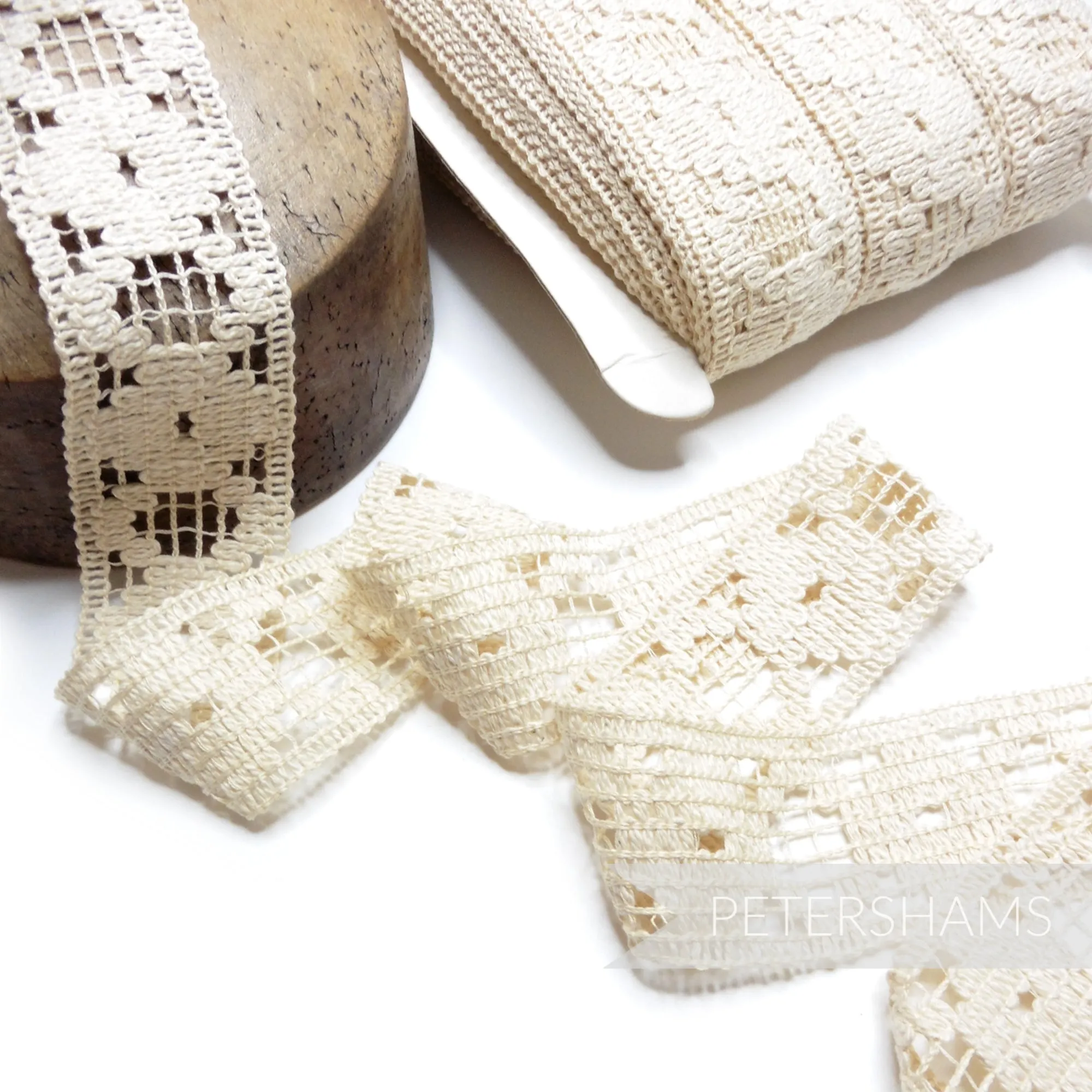 45mm Vintage 1970s Natural Cotton Floral Grid Trim - 1m