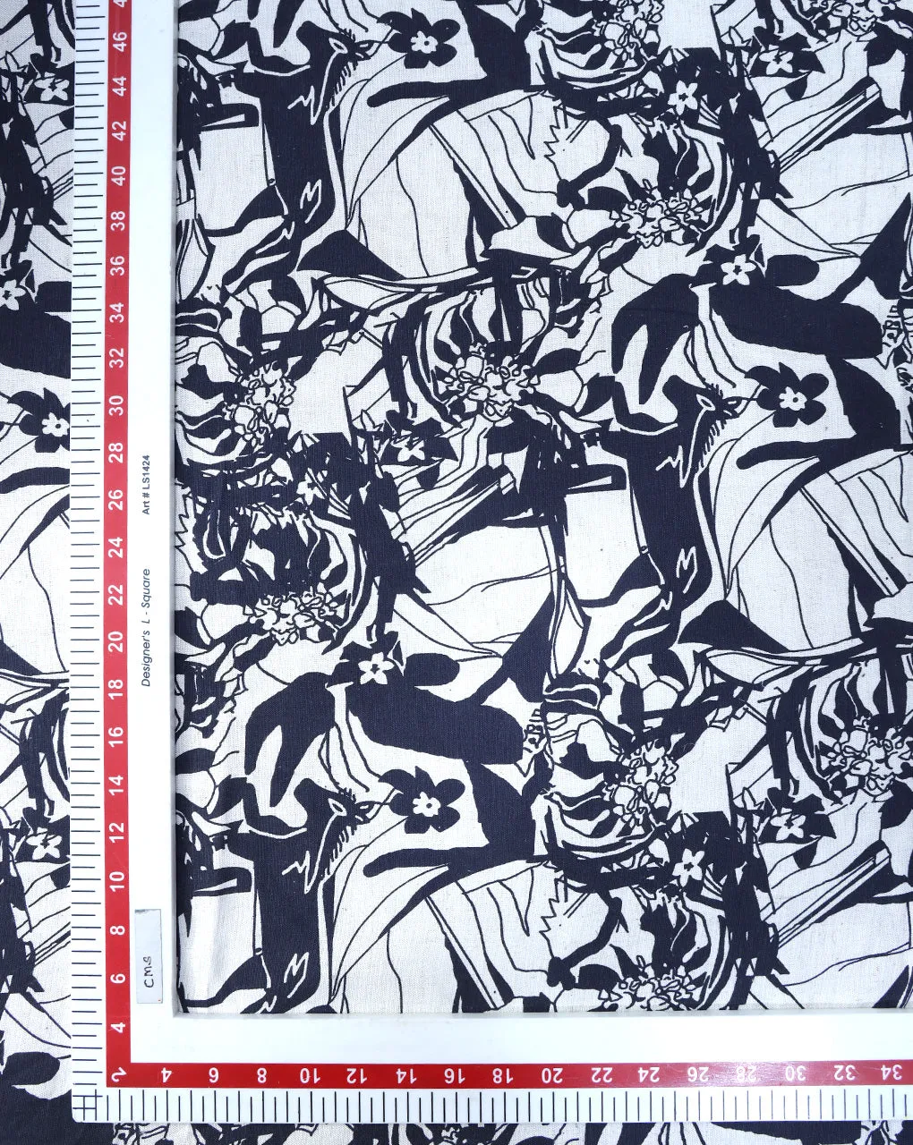 BLACK AND WHITE PRINTED RAYON FABRIC