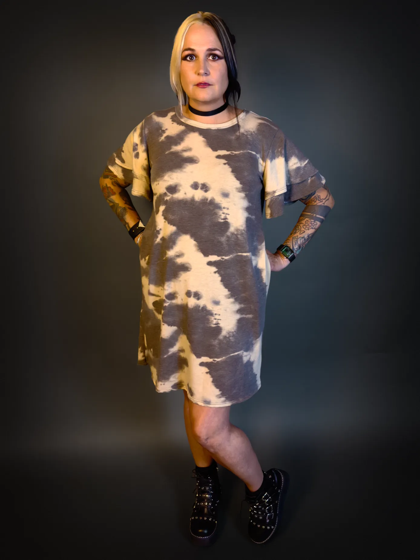 Ruffled Short Sleeve Round Neck Charcoal Tie Dye Dress with Pockets