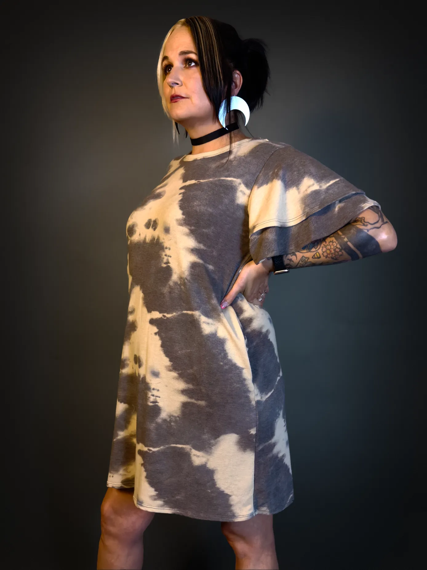Ruffled Short Sleeve Round Neck Charcoal Tie Dye Dress with Pockets